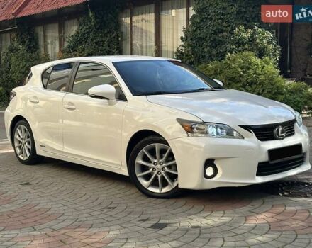 Білий Лексус СТ, об'ємом двигуна 1.8 л та пробігом 92 тис. км за 15500 $, фото 1 на Automoto.ua