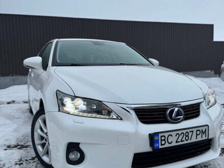 Белый Лексус СТ, объемом двигателя 1.8 л и пробегом 270 тыс. км за 10900 $, фото 1 на Automoto.ua