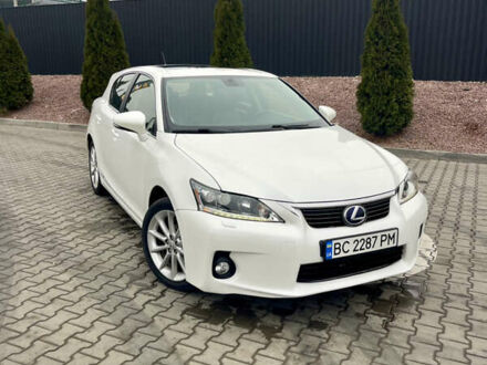 Белый Лексус СТ, объемом двигателя 1.8 л и пробегом 285 тыс. км за 11950 $, фото 1 на Automoto.ua