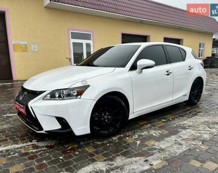 Белый Лексус СТ, объемом двигателя 1.8 л и пробегом 302 тыс. км за 13200 $, фото 1 на Automoto.ua