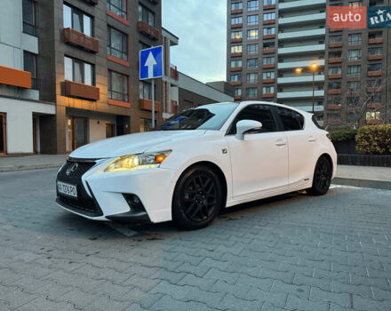 Белый Лексус СТ, объемом двигателя 1.8 л и пробегом 210 тыс. км за 14900 $, фото 1 на Automoto.ua