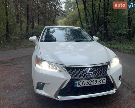 Белый Лексус СТ, объемом двигателя 1.8 л и пробегом 86 тыс. км за 15000 $, фото 1 на Automoto.ua