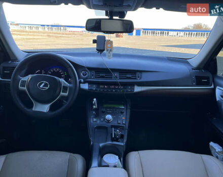 Чорний Лексус СТ, об'ємом двигуна 1.8 л та пробігом 129 тис. км за 12500 $, фото 17 на Automoto.ua