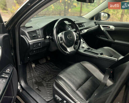 Черный Лексус СТ, объемом двигателя 1.8 л и пробегом 299 тыс. км за 9700 $, фото 6 на Automoto.ua