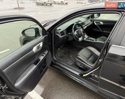 Чорний Лексус СТ, об'ємом двигуна 1.8 л та пробігом 299 тис. км за 9500 $, фото 8 на Automoto.ua