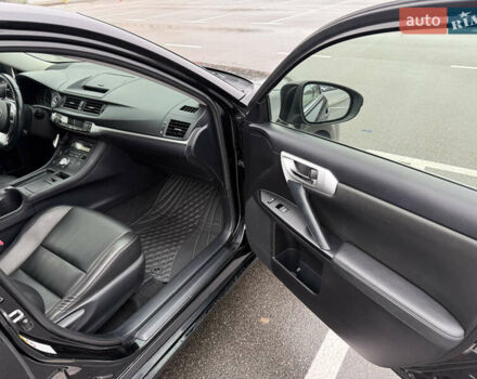 Чорний Лексус СТ, об'ємом двигуна 1.8 л та пробігом 299 тис. км за 9500 $, фото 11 на Automoto.ua