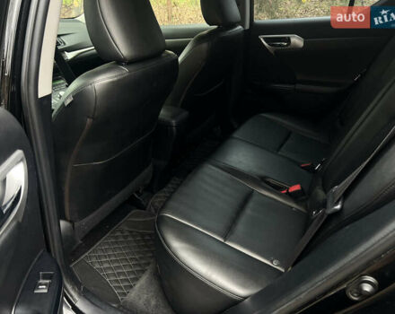 Черный Лексус СТ, объемом двигателя 1.8 л и пробегом 299 тыс. км за 9700 $, фото 7 на Automoto.ua