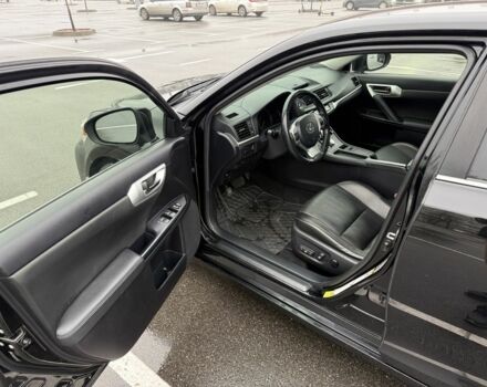 Черный Лексус СТ, объемом двигателя 1.8 л и пробегом 299 тыс. км за 9500 $, фото 6 на Automoto.ua