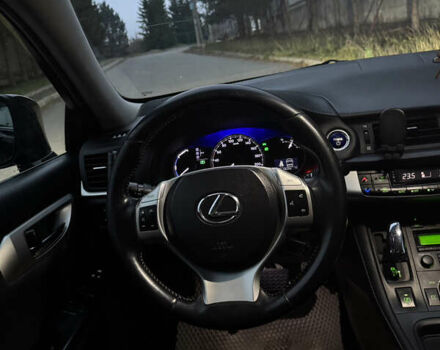 Черный Лексус СТ, объемом двигателя 1.8 л и пробегом 225 тыс. км за 12000 $, фото 6 на Automoto.ua