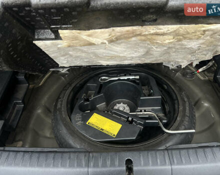 Черный Лексус СТ, объемом двигателя 1.8 л и пробегом 299 тыс. км за 9700 $, фото 14 на Automoto.ua