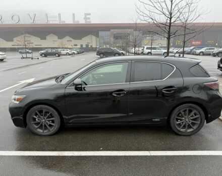 Черный Лексус СТ, объемом двигателя 1.8 л и пробегом 299 тыс. км за 9500 $, фото 2 на Automoto.ua