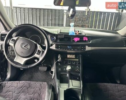 Черный Лексус СТ, объемом двигателя 1.8 л и пробегом 253 тыс. км за 12500 $, фото 17 на Automoto.ua