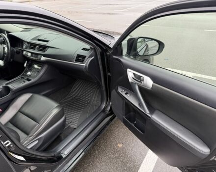 Черный Лексус СТ, объемом двигателя 1.8 л и пробегом 299 тыс. км за 9500 $, фото 10 на Automoto.ua