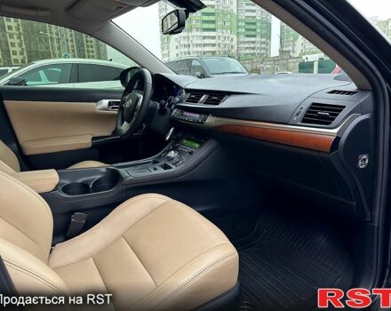Чорний Лексус СТ, об'ємом двигуна 1.8 л та пробігом 100 тис. км за 14500 $, фото 9 на Automoto.ua