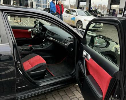 Черный Лексус СТ, объемом двигателя 1.8 л и пробегом 305 тыс. км за 9900 $, фото 3 на Automoto.ua