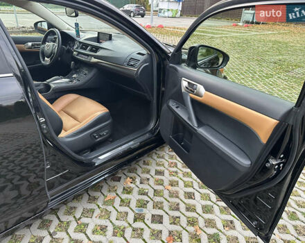 Черный Лексус СТ, объемом двигателя 1.8 л и пробегом 132 тыс. км за 13000 $, фото 16 на Automoto.ua