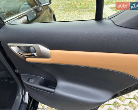 Чорний Лексус СТ, об'ємом двигуна 1.8 л та пробігом 80 тис. км за 13200 $, фото 14 на Automoto.ua