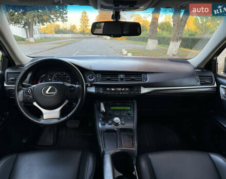 Черный Лексус СТ, объемом двигателя 1.8 л и пробегом 150 тыс. км за 12000 $, фото 12 на Automoto.ua