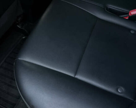 Черный Лексус СТ, объемом двигателя 1.8 л и пробегом 150 тыс. км за 12000 $, фото 20 на Automoto.ua