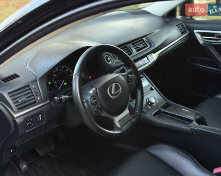 Черный Лексус СТ, объемом двигателя 1.8 л и пробегом 150 тыс. км за 12000 $, фото 14 на Automoto.ua