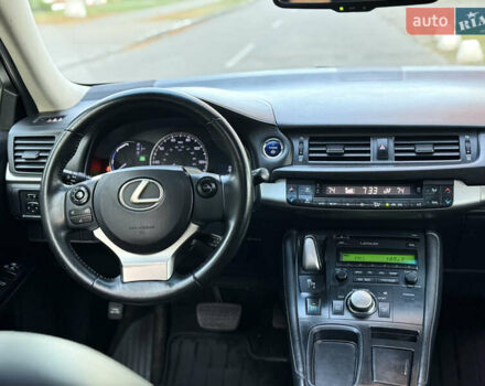 Черный Лексус СТ, объемом двигателя 1.8 л и пробегом 150 тыс. км за 12000 $, фото 10 на Automoto.ua