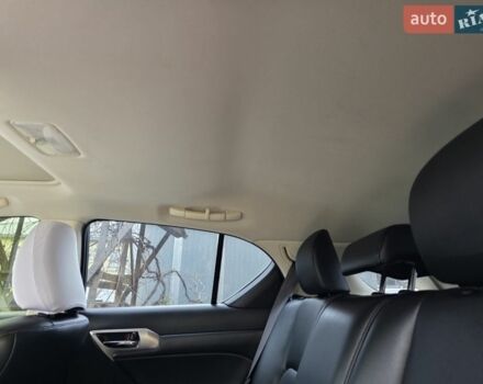 Чорний Лексус СТ, об'ємом двигуна 1.8 л та пробігом 219 тис. км за 15499 $, фото 5 на Automoto.ua