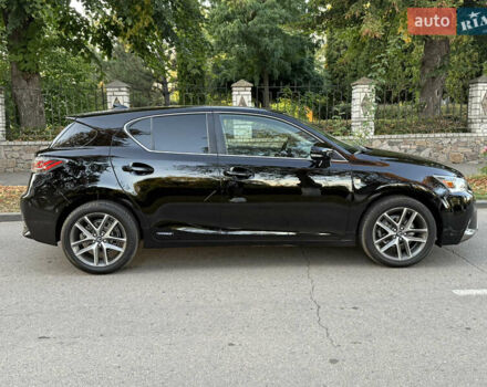 Черный Лексус СТ, объемом двигателя 1.8 л и пробегом 150 тыс. км за 12000 $, фото 9 на Automoto.ua