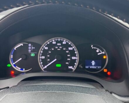 Черный Лексус СТ, объемом двигателя 1.8 л и пробегом 66 тыс. км за 15000 $, фото 7 на Automoto.ua