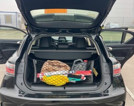 Черный Лексус СТ, объемом двигателя 1.8 л и пробегом 66 тыс. км за 15000 $, фото 5 на Automoto.ua