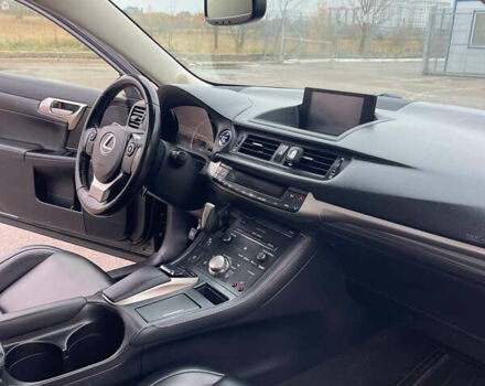 Черный Лексус СТ, объемом двигателя 1.8 л и пробегом 66 тыс. км за 15700 $, фото 4 на Automoto.ua