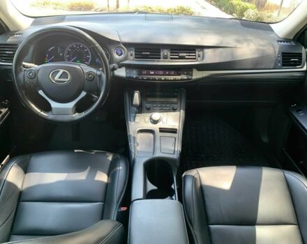 Черный Лексус СТ, объемом двигателя 1.8 л и пробегом 51 тыс. км за 8000 $, фото 5 на Automoto.ua