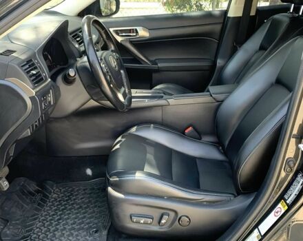 Черный Лексус СТ, объемом двигателя 1.8 л и пробегом 51 тыс. км за 8000 $, фото 6 на Automoto.ua