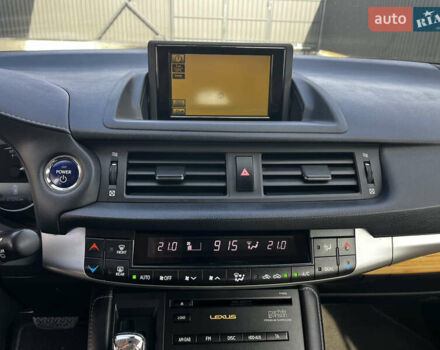 Лексус СТ 2011 в Луцке на Automoto.ua Фиолетовый Лексус СТ, объемом двигателя 1.8 л и пробегом 217 тыс. км за 12499 $, фото 36 на Automoto.ua