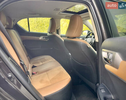 Коричневий Лексус СТ, об'ємом двигуна 1.8 л та пробігом 130 тис. км за 15300 $, фото 15 на Automoto.ua