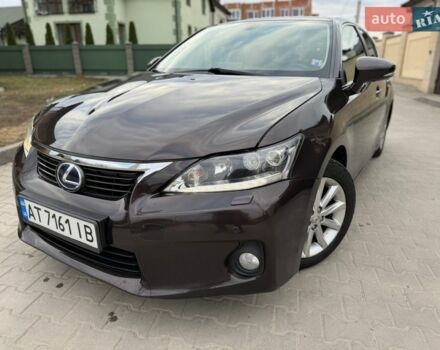 Коричневый Лексус СТ, объемом двигателя 1.8 л и пробегом 195 тыс. км за 9999 $, фото 1 на Automoto.ua