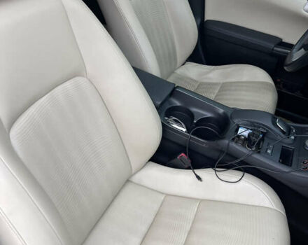 Красный Лексус СТ, объемом двигателя 1.8 л и пробегом 93 тыс. км за 14100 $, фото 12 на Automoto.ua