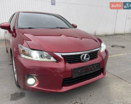 Красный Лексус СТ, объемом двигателя 1.8 л и пробегом 93 тыс. км за 14100 $, фото 2 на Automoto.ua