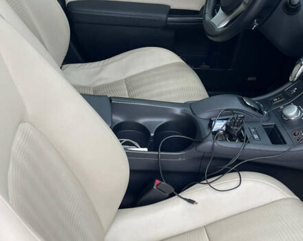 Красный Лексус СТ, объемом двигателя 1.8 л и пробегом 93 тыс. км за 14100 $, фото 11 на Automoto.ua