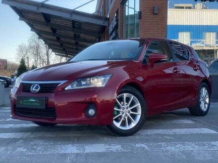 Красный Лексус СТ, объемом двигателя 1.8 л и пробегом 208 тыс. км за 12790 $, фото 1 на Automoto.ua