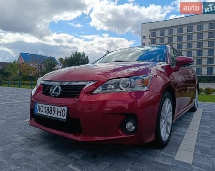 Красный Лексус СТ, объемом двигателя 1.8 л и пробегом 199 тыс. км за 13000 $, фото 1 на Automoto.ua