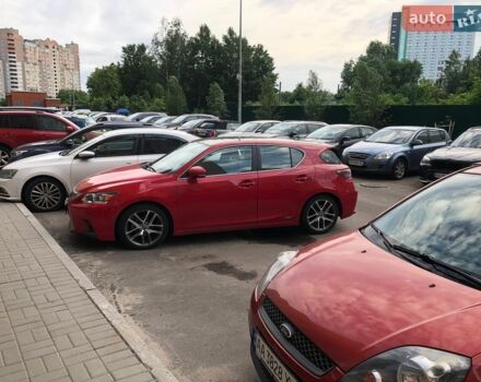 Красный Лексус СТ, объемом двигателя 1.8 л и пробегом 85 тыс. км за 15700 $, фото 1 на Automoto.ua