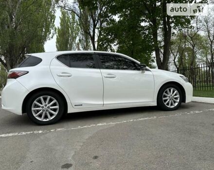 Лексус СТ, объемом двигателя 1.8 л и пробегом 160 тыс. км за 13200 $, фото 2 на Automoto.ua