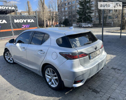 Лексус СТ, объемом двигателя 1.8 л и пробегом 258 тыс. км за 15000 $, фото 5 на Automoto.ua