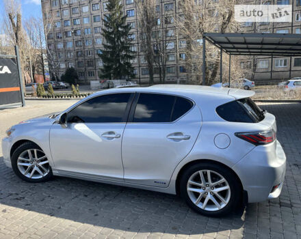 Лексус СТ, объемом двигателя 1.8 л и пробегом 258 тыс. км за 15000 $, фото 3 на Automoto.ua