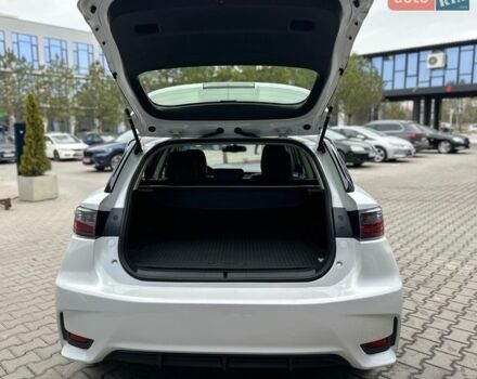 Лексус СТ, объемом двигателя 1.8 л и пробегом 165 тыс. км за 13200 $, фото 1 на Automoto.ua