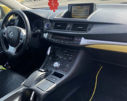 Жовтий Лексус СТ, об'ємом двигуна 1.8 л та пробігом 240 тис. км за 11000 $, фото 7 на Automoto.ua
