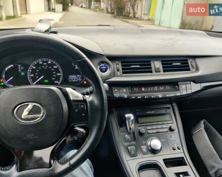 Серый Лексус СТ, объемом двигателя 1.8 л и пробегом 200 тыс. км за 11000 $, фото 5 на Automoto.ua