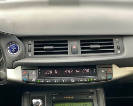 Сірий Лексус СТ, об'ємом двигуна 1.8 л та пробігом 221 тис. км за 10500 $, фото 20 на Automoto.ua