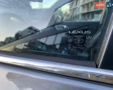 Сірий Лексус СТ, об'ємом двигуна 1.8 л та пробігом 285 тис. км за 11800 $, фото 17 на Automoto.ua