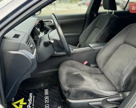 Серый Лексус СТ, объемом двигателя 1.8 л и пробегом 125 тыс. км за 12500 $, фото 16 на Automoto.ua